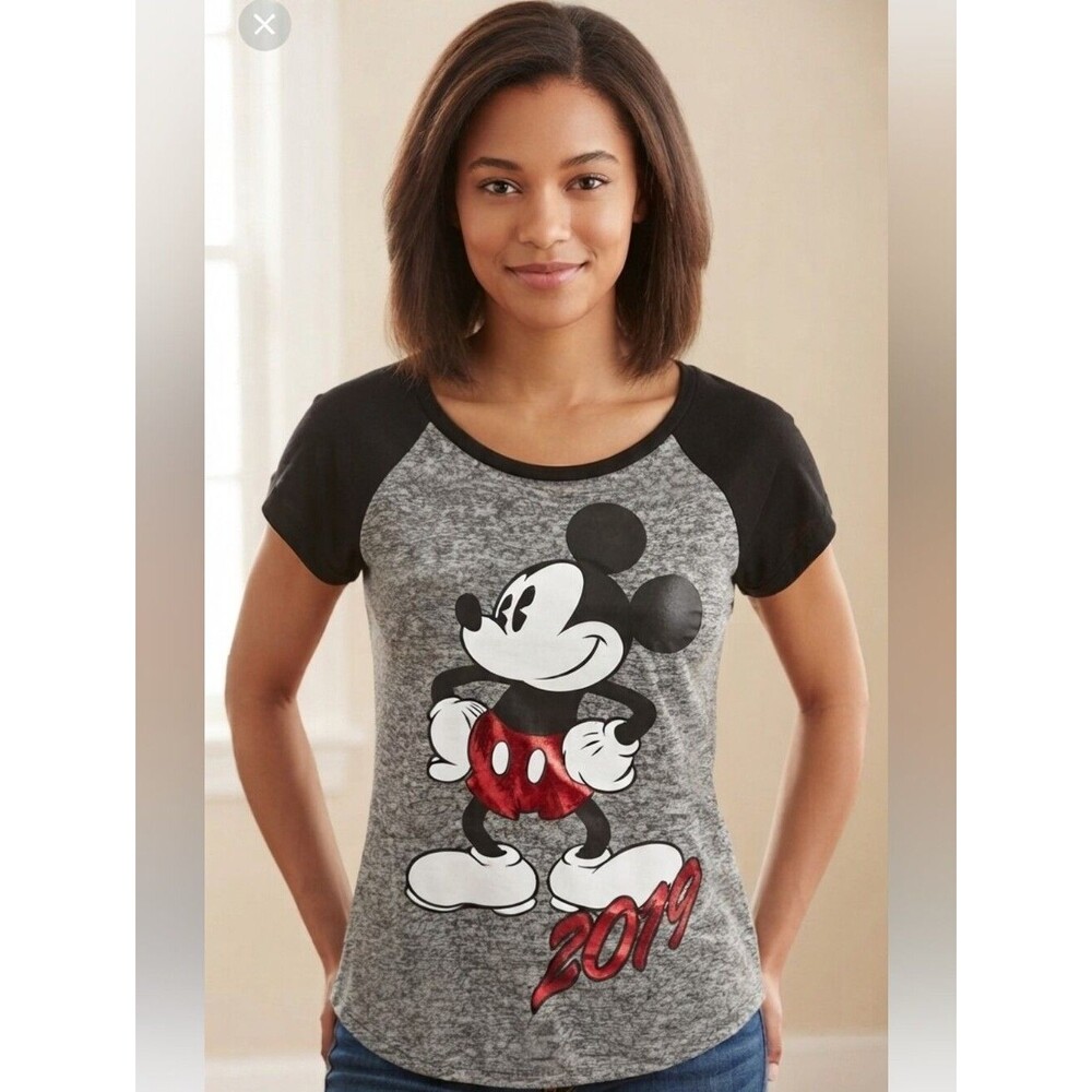 Disney 2019 Women's Medium Fitted Short Sleeve Tee NWT